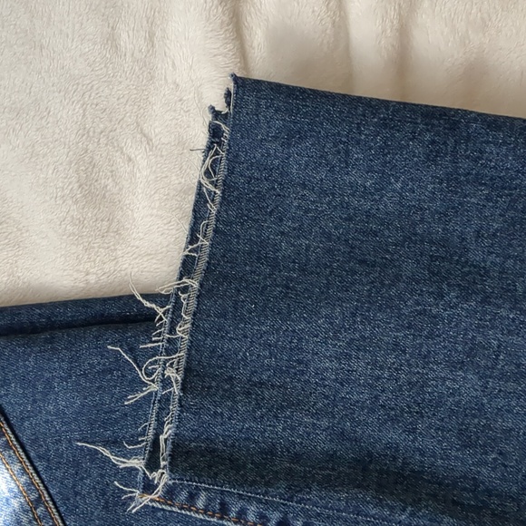 NWOT Levi's Wedgie Straight Distressed Jeans Size 29 - Picture 7 of 7